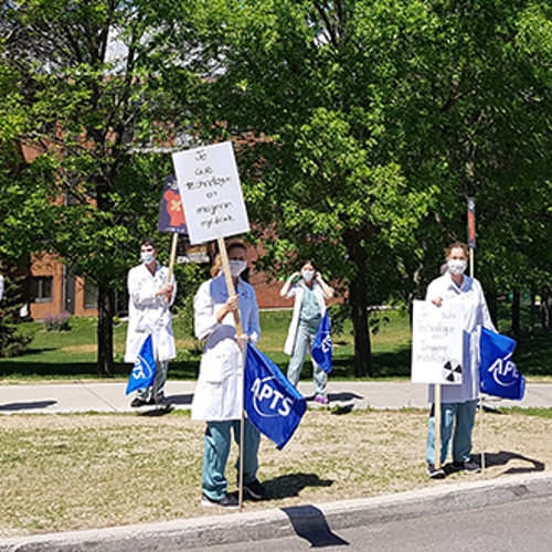 COVID-19 | Les membres de l’APTS manifestent à Québec pour un traitement juste et équitable, vital pour sortir de la crise! - APTS