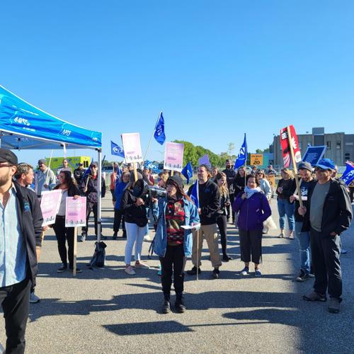 Comité d'accueil populaire - caucus de la CAQ à Rimouski - APTS