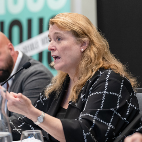 L'APTS salue la réélection de Caroline Senneville à la présidence de la CSN - APTS L'APTS salue la réélection de Caroline Senneville à la présidence de la CSN - APTS