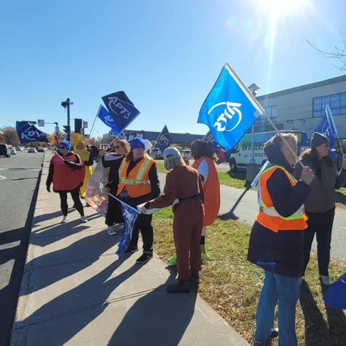 Des membres de l’APTS manifestent devant le bureau du ministre Carmant | La sécurité déficiente dans les RAC en Montérégie-Ouest mise en cause - APTS