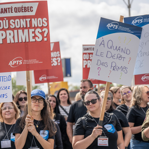 Government nearly a year late in paying out premiums | The APTS demonstrates to mark this sad anniversary - APTS